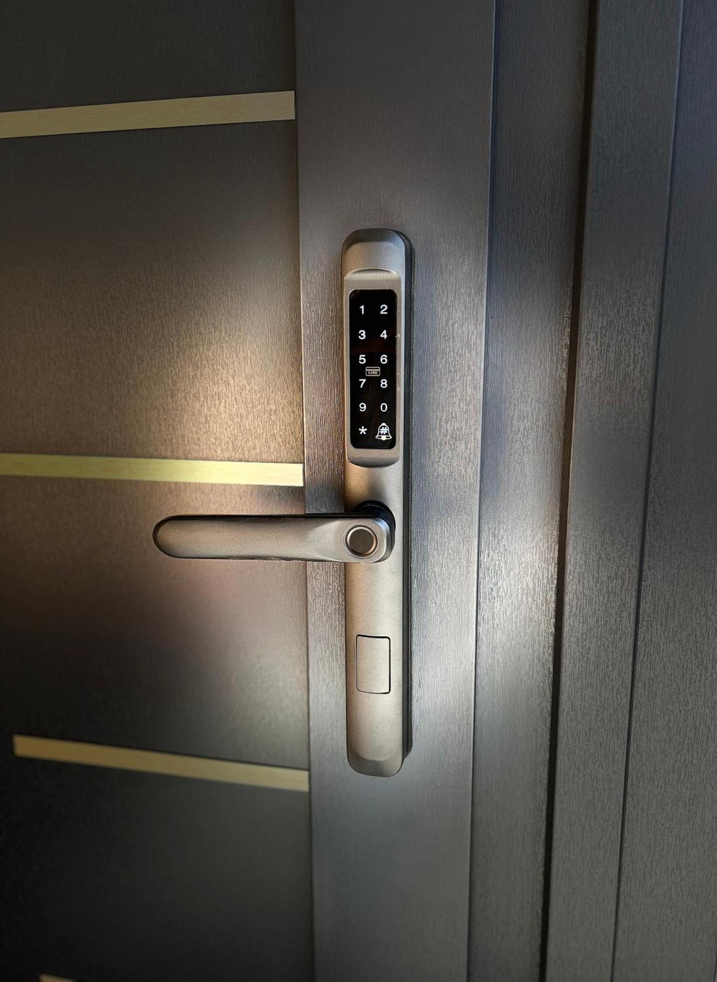 Monarc Boutique Aparthotel - Self Check-In Visan Exterior foto